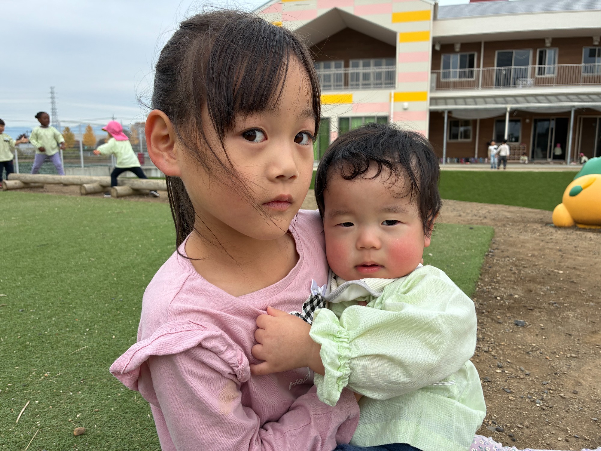 お天気の良い日にお散歩に行きました。