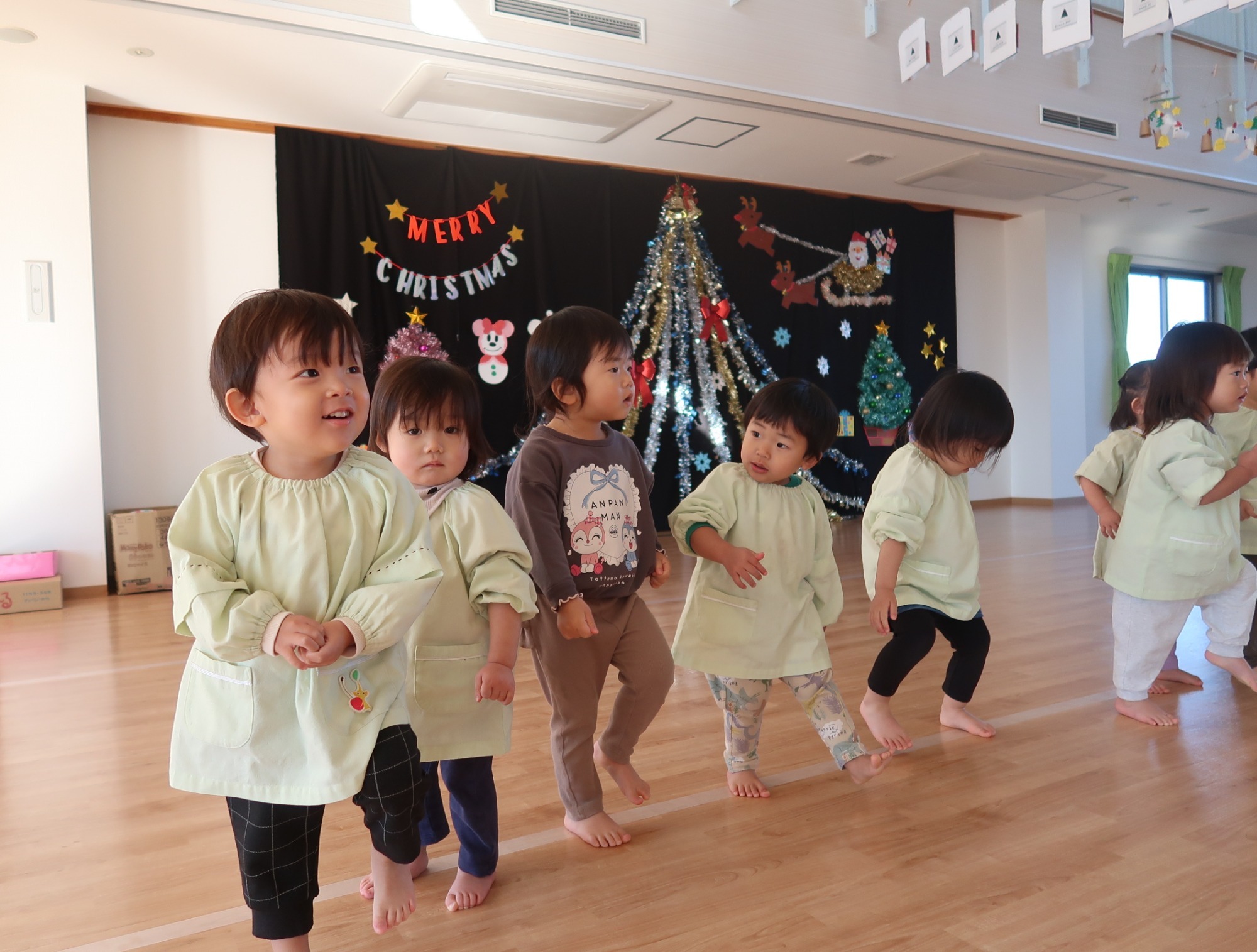 保育園の畑で収穫したさつま芋です。 かぼちゃみたいだね。