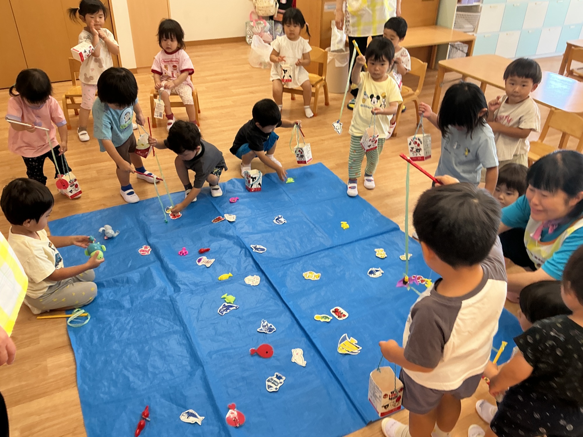 保育参観では保護者の皆様にもピザを試食して頂きました。