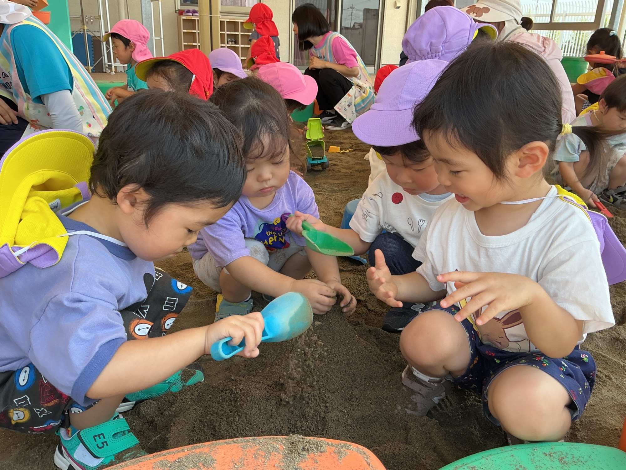 お天気の良い日にお散歩に行きました。